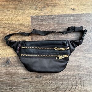 jansport fanny pack